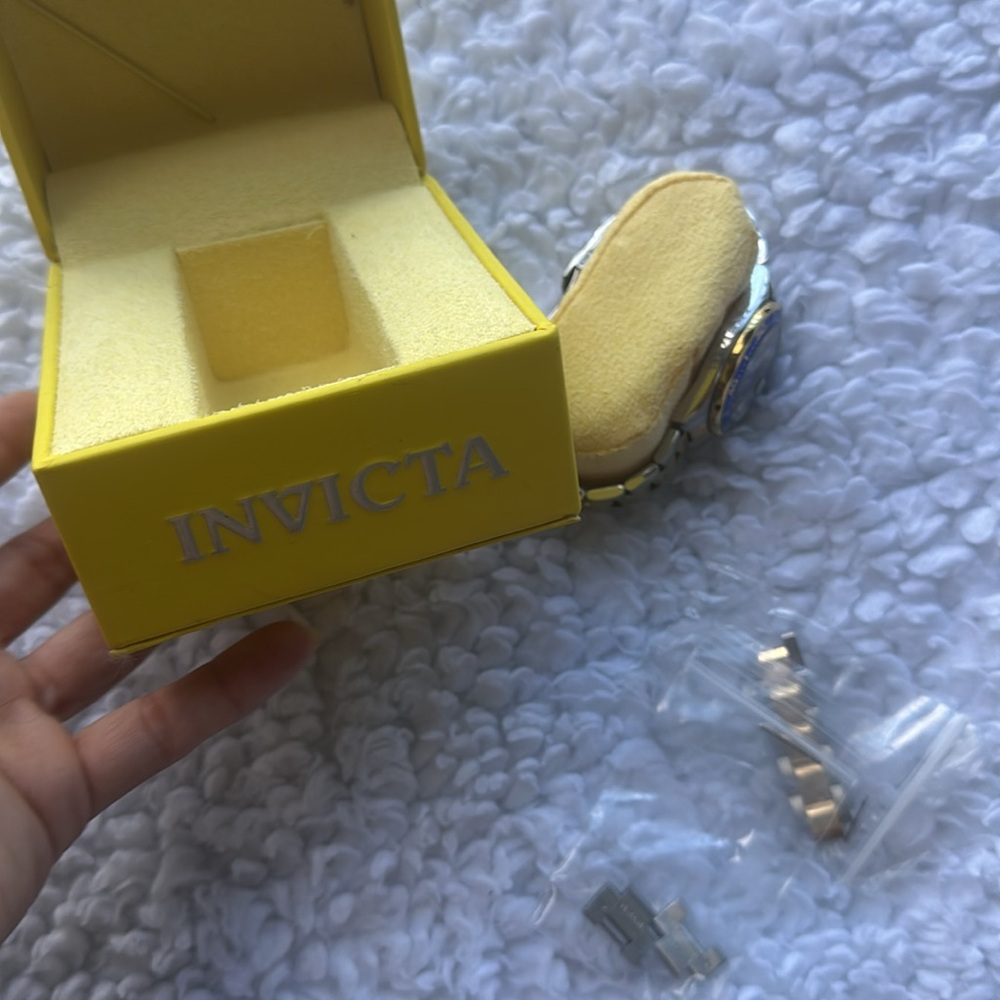 Invicta - Picture 5 of 5